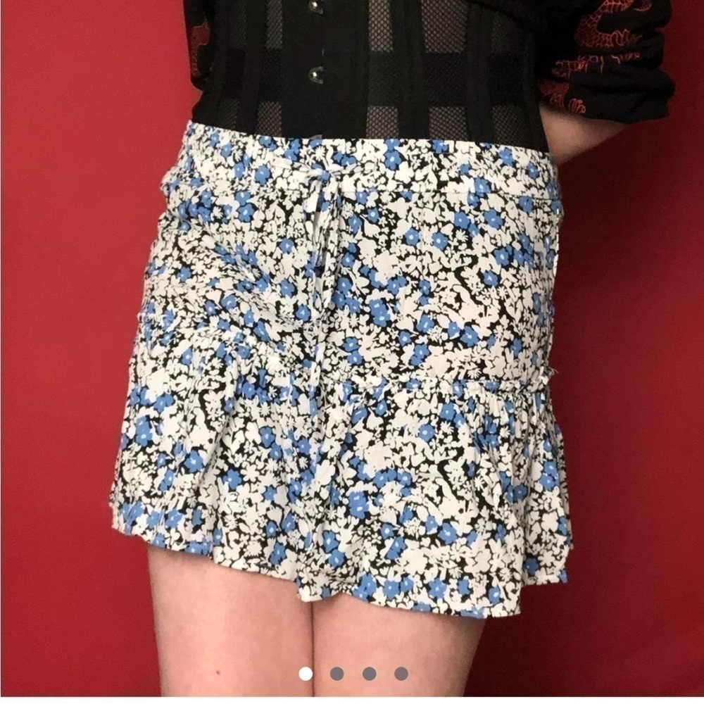 Blue and white floral skort 🤍💙​​​​​​​​​​​​​​​​​​​​​​​​​​